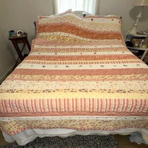 Vtg shabby chic cotton twin quilt
63x84